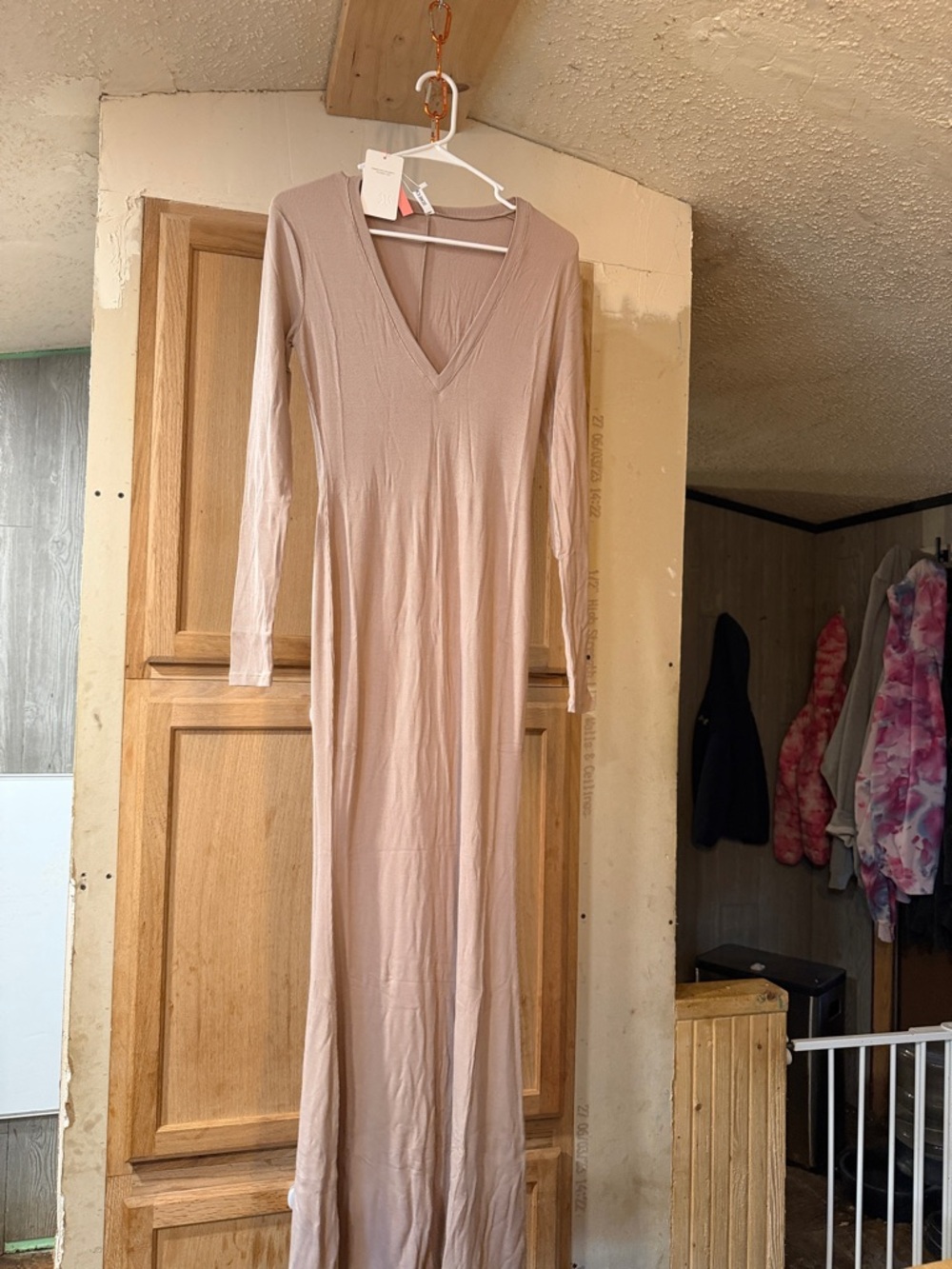 Long V-Neck Maxi Dress in Light Taupe(6)
